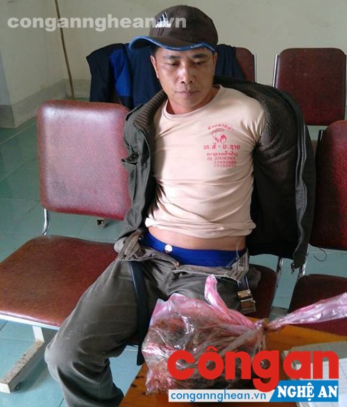  Đối tượng người Lào và tang vật vụ việc