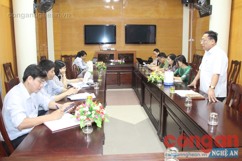 Toàn cảnh buổi họp