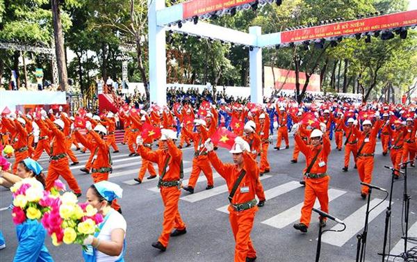 Ngay sau khi thanh lập, giai cấp công nhân Việt Nam ngày càng lớn mạnh, là lực lượng tiên quyết trong sự nghiệp phát triển của đất nước