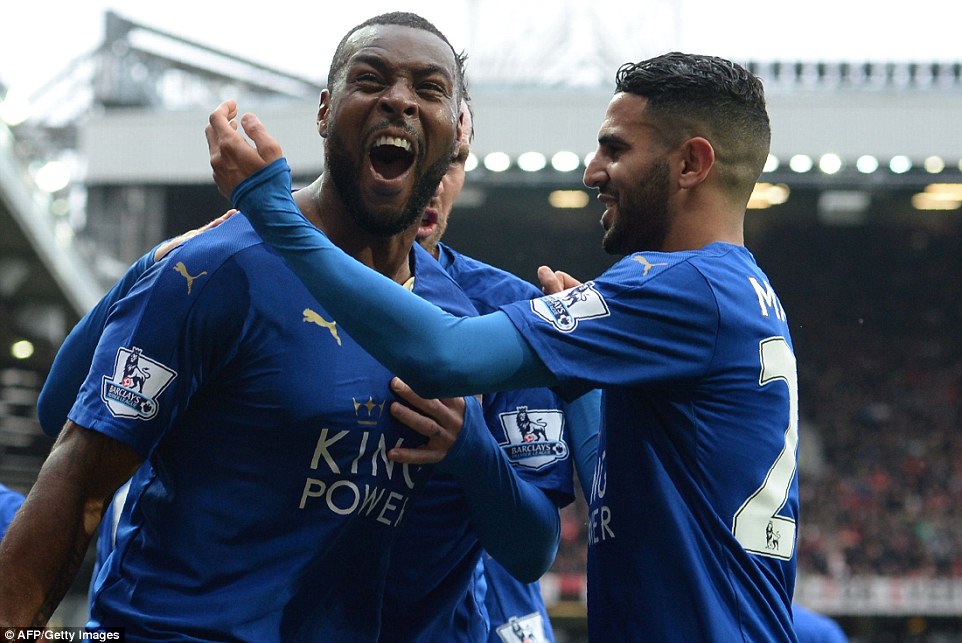 Thế nhưng chỉ ít phút sau, Wes Morgan đã lập lại thế cân bằng cho Leicester City.