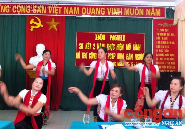 Các tiết mục văn nghệ của xã Tam Quang chào mừng hội nghị