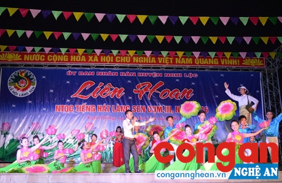 Tiết mục trong Liên hoan Tiếng hát Làng Sen