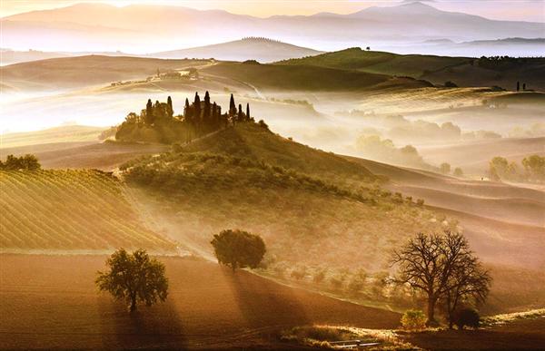 Golden Sunrise, Tuscany, Italy - Tác giả: Giovanni Modesti