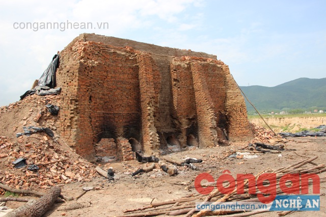 Lò gạch của ông Dũng, trú tại khối 8, phường Quỳnh Thiện