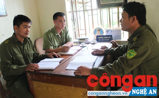 Ban Công an xã Tân Phú họp bàn các giải pháp đảm bảo ANTT