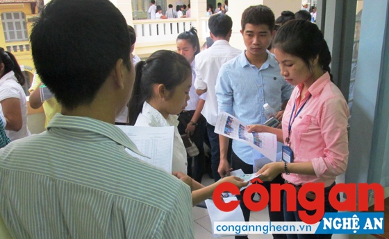 Công tác coi thi cần được thực hiện nghiêm túc nhằm đảm bảo sự công bằng cho các thí sinh