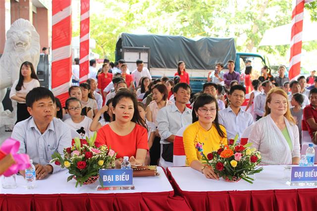Các đại biểu dự lễ