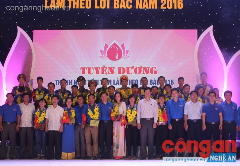 30 điển hình tiên tiến cụm Bắc Trung bộ thực sự là những hạt nhân tiêu biểu trong 