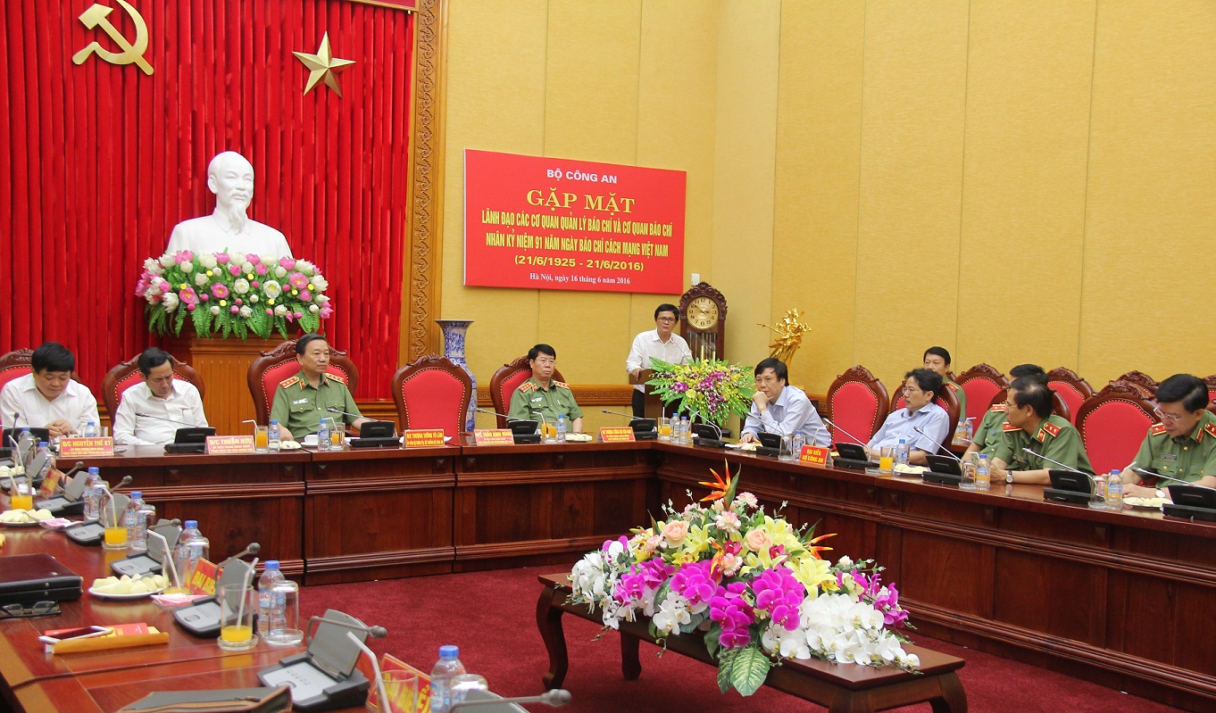 Toàn cảnh buổi gặp mặt.