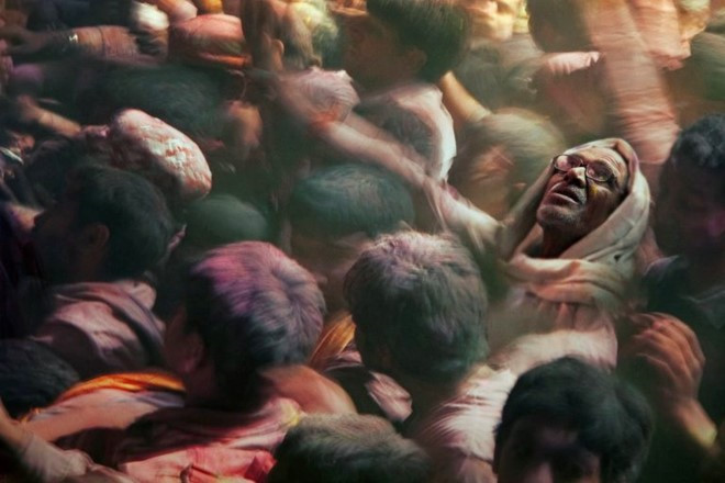  Holi - lễ hội màu sắc của Ấn Độ - là truyền thống của người Hindu cổ, được tổ chức trên toàn thế giới.