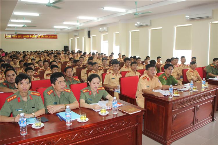 Các đại biểu tham dự Hội nghị.