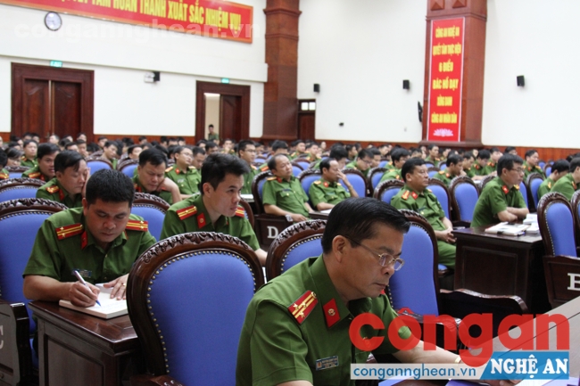 Các đại biểu tham dự Hội nghị