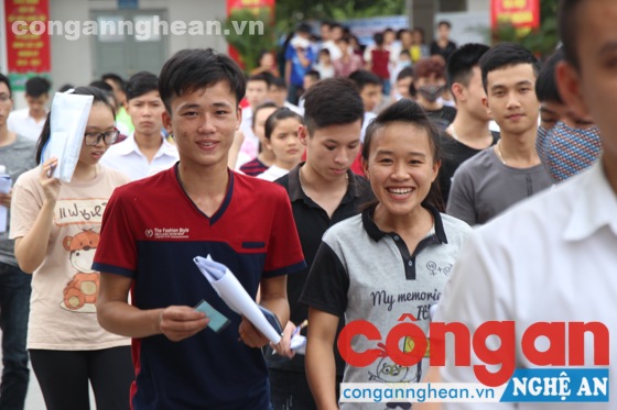 Nhiều thi sinh hài lòng sau phần thi của mình. Ảnh: Đình Hưng