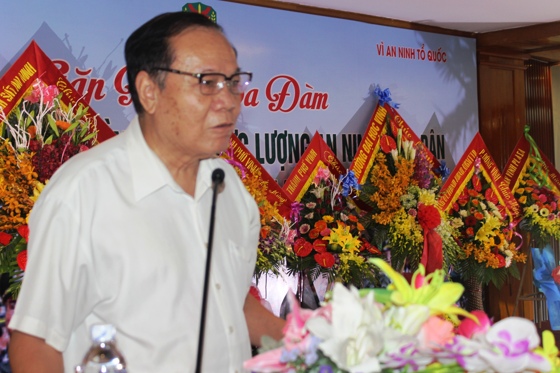 Đồng chí Đại tá Đặng Trọng Hải, Anh hùng lực lượng vũ trang, nguyên Trưởng Công an TP Vinh phát biểu tại lễ kỷ niệm.
