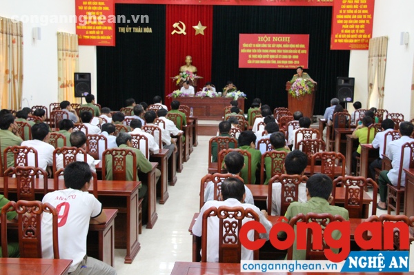 Toàn cảnh hội nghị/