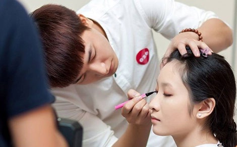 Nở rộ việc cho thuê mẫu mặt.