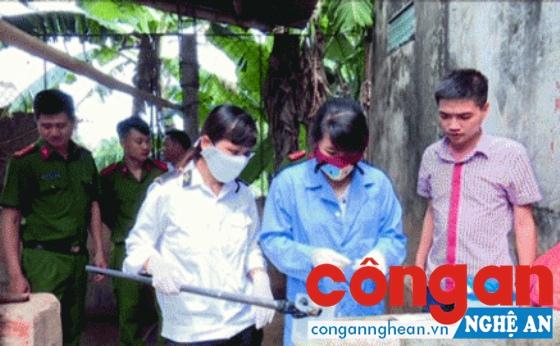 Đoàn liên ngành kiểm tra ATVSTP tại một đầu mối                   cung ứng thịt lợn