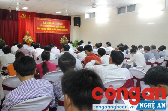 Toàn cảnh lễ khai mạc.