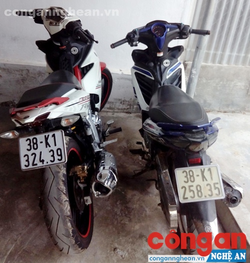 Hai chiếc xe phân khối lớn được dùng để làm phương tiện gây án.