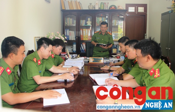 Tổ kiểm tra xử lý vi phạm về ATVSTP Công an tỉnh họp bàn phương án đấu tranh với các hành vi vi phạm về ATVSTP