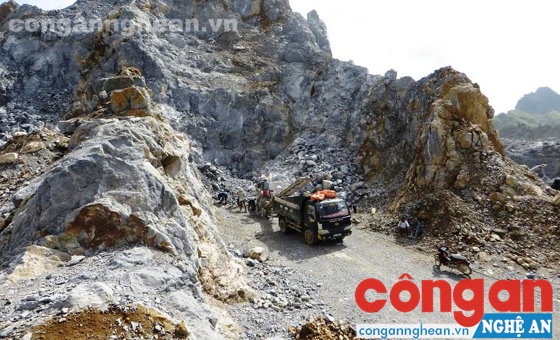 Cần tăng cường sự phối hợp giữa các ngành chức năng, chính quyền địa phương và người dân trong công tác hoàn thổ sau khai thác khoáng sản - Ảnh: Đức Thắng