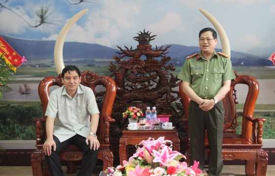Đồng chí Đại tá Nguyễn Hữu Cầu, UV BTV Tỉnh ủy, Bí thư Đảng ủy, Giám đốc Công an tỉnh xin hứa Công an Nghệ An sẽ nỗ lực hết sức mình, phát huy thành tích, kết quả đạt được để xứng đáng với niềm tin yêu của Đảng bộ và nhân dân Nghệ An.