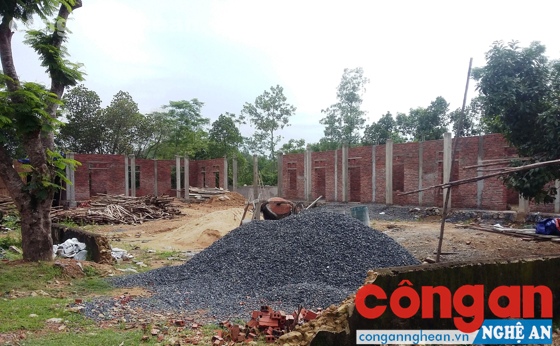 Công trình Trường Mầm non cụm 2 xã Tân Thành bị đình chỉ thi công chờ đấu thầu