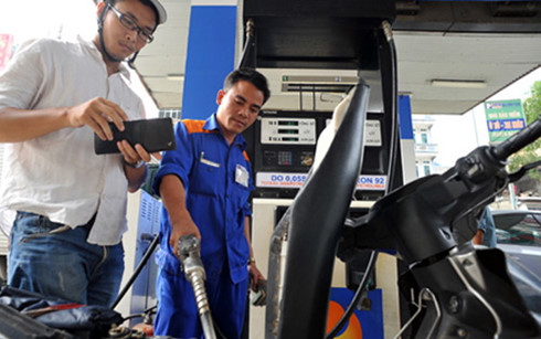 Giá xăng tăng từ 15h00 ngày 5/9 (Ảnh minh họa: KT)