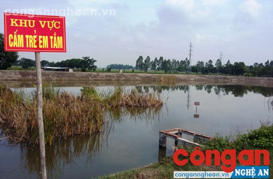 Nhà máy nước tại xã Liên Thành trở thành nơi chăn nuôi cá, nuôi gà