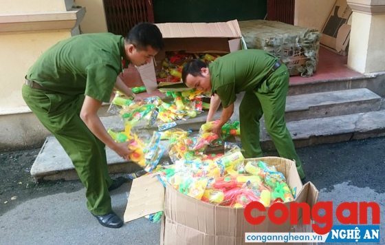 Công an TP Vinh thu giữ 500 khẩu súng đồ chơi nguy hiểm
