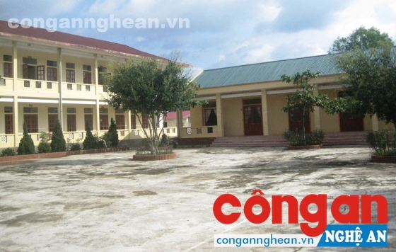 Người dân buộc phải đóng tiền xây dựng nhà đa chức năng Trường THCS Thạch - Thị