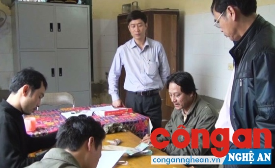 Lực lượng An ninh Kinh tế Công an Nghệ An bắt giữ đối tượng về hành vi buôn bán tiền giả