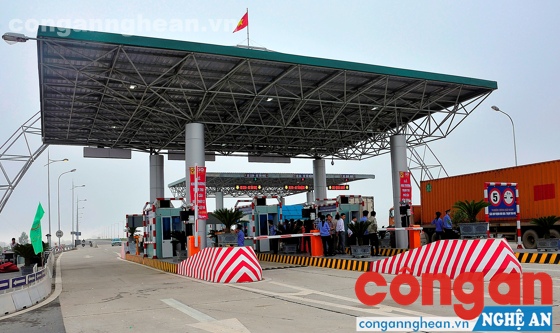 Trạm thu phí tại cầu Bến Thủy 2