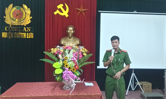 Ngoài sự khéo léo, thẩm mỹ trong từng tác phẩm dự thi các anh còn thể hiện phần thi thuyết trình đầy ấn tượng