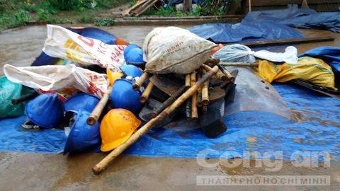 Tại hiện trường, cơ quan chức năng thu được rất nhiều dao, rựa…