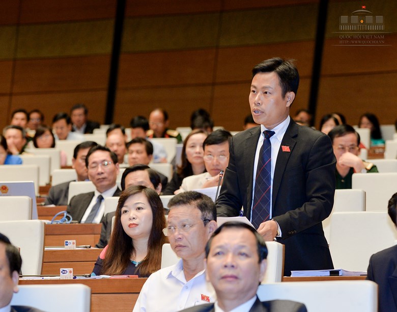 Đại biểu Lê Quân: Chính phủ nên mạnh dạn đánh giá lại các đơn vị sự nghiệp - Ảnh: Đình Nam