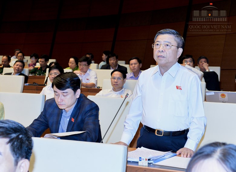 Đại biểu Quốc hội Võ Kim Cự phát biểu tại Hội trường