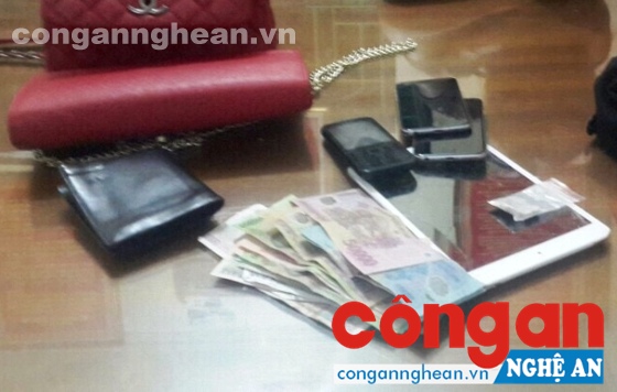 Tang vật vụ tàng trữ ma túy