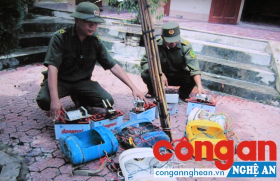 Ban Công an xã Phúc Thành thu giữ nhiều kích điện tự chế