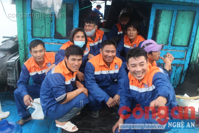 Toàn bộ ngư dân trên tàu bị nạn trở về an toàn