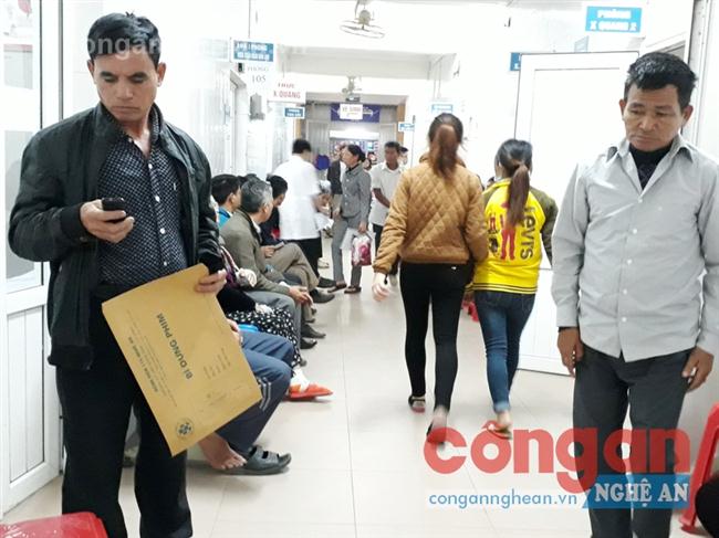 Việc BHXH NGhệ An tự ý đặt ra những “luật riêng” trong thanh toán khám chữa bệnh BHYT đã đẩy bệnh nhân nghèo vào tình thế khốn đốn.