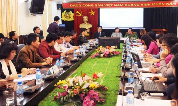 Các đại biểu tham dự buổi giao lưu trực tuyến do Báo CAND tổ chức.