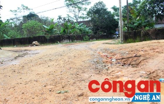 Tuyến đường xuống cấp nghiêm trọng nhưng nhà đầu tư vẫn chưa sửa chữa như cam kết