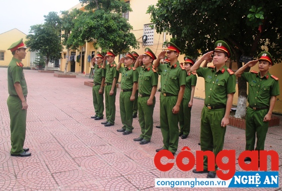 Công an huyện Tân Kỳ thường xuyên tập luyện điều lệnh, quân sự, võ thuật sẵn sàng chiến đấu