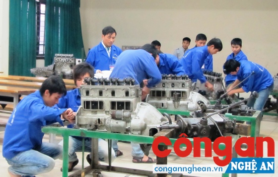 100% học sinh tốt nghiệp các nghề hàn, điện tử, công nghệ ôtô đều có việc làm
