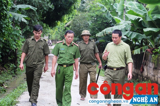 Công an xã Châu Tiến, huyện Quỳ Hợp cùng Công an huyện tuần tra đảm bảo ANTT trên địa bàn