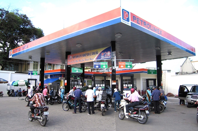 Xăng dầu mở màn năm mới bằng một phiên tăng giá nhẹ