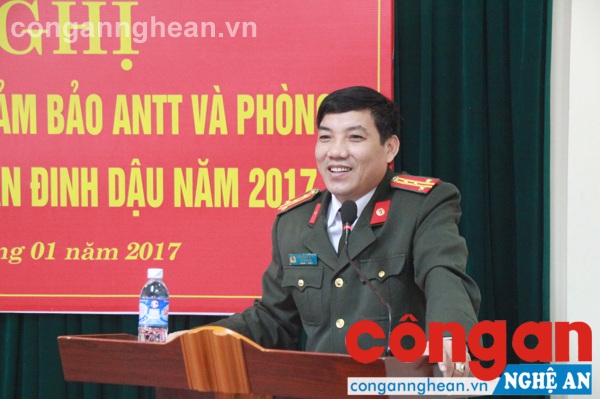 Đồng chí Đại tá Lê Khắc Thuyết  Toàn cảnh buổi hội nghị Phó giám đốc Công an tỉnh phát biểu chỉ đạo hội nghị