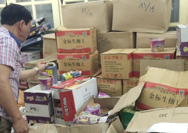 Thực phẩm nhập lậu bị Đội QLTT số 2 thu giữ