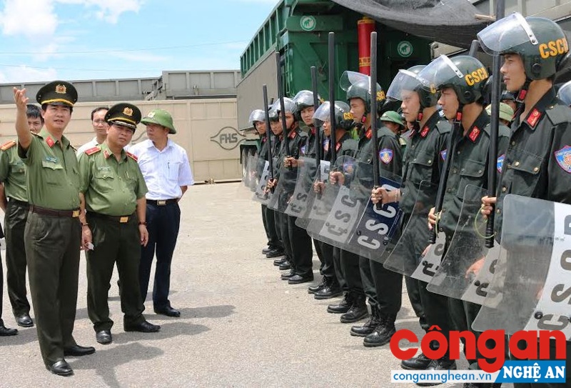 Giám đốc Công an tỉnh Hà Tĩnh và Cục trưởng Cục 85 Bộ Công an kiểm tra công tác đảm bảo ANTT tại Khu kinh tế Vũng Áng
